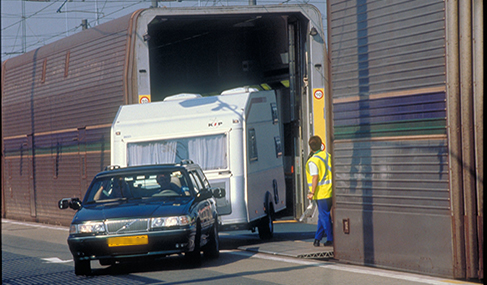 Getlink History - 1995 - Start of the commercial Eurotunnel Shuttle service for camper vans and caravans