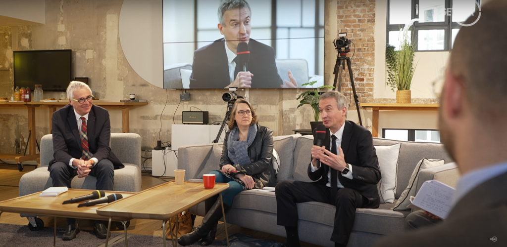 photo des intervenants à La première édition des Rencontres du Climat avec Yann Leriche, Delphine d'Armazit et Christian Gollier.